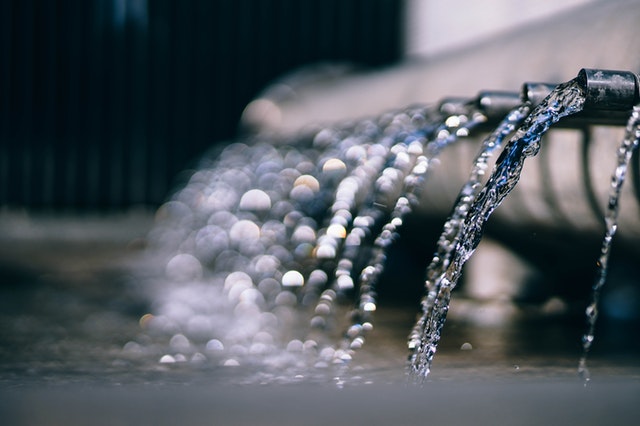 Agua purificada, sus beneficios y diferencias con el agua potable
